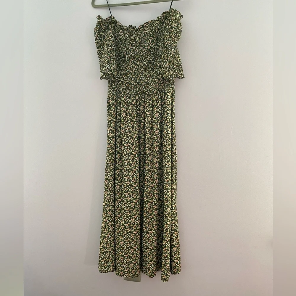 Dress Forum | Smocked Bodice Floral Midi Dress - Picture 13 of 13